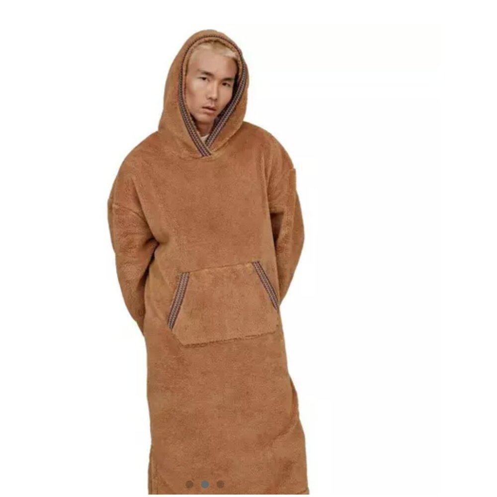 UGG UggFluff Oversized Hoodie Robe Unisex Size S/M Brown Sherpa Comfy Tazman